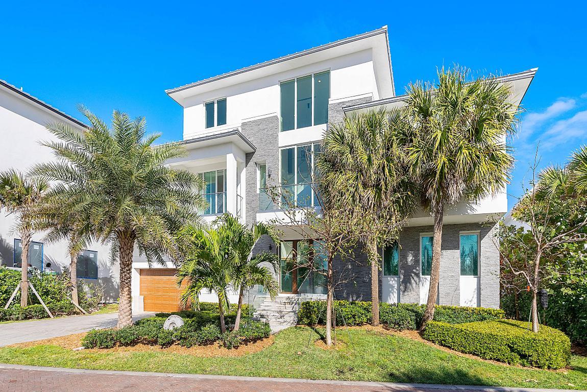 Image 4: 002-4422NorthHighwayA1A-FortPierce-FL-34