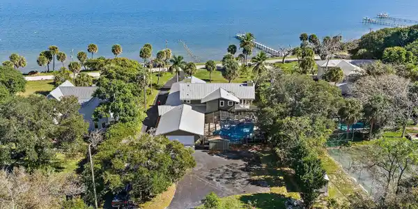 Image 4: 012-2315SIndianRiverDr-FortPierce-SMALL