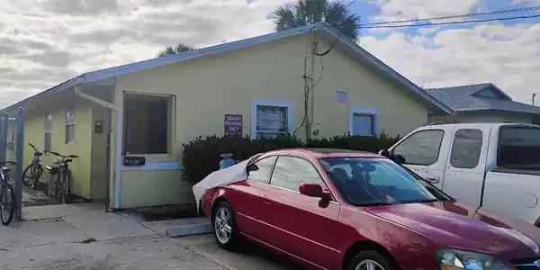 803 SE Tarpon Avenue SE