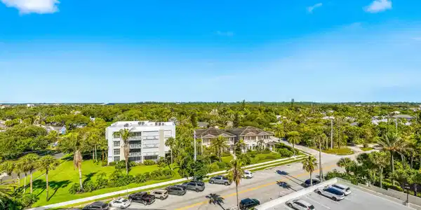 Image 4: 3554 Ocean Drive South - 702-412