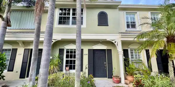 1039 Kokomo Key Lane