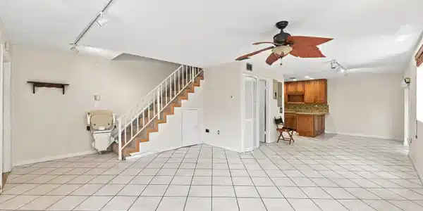 Image 2: Living Room