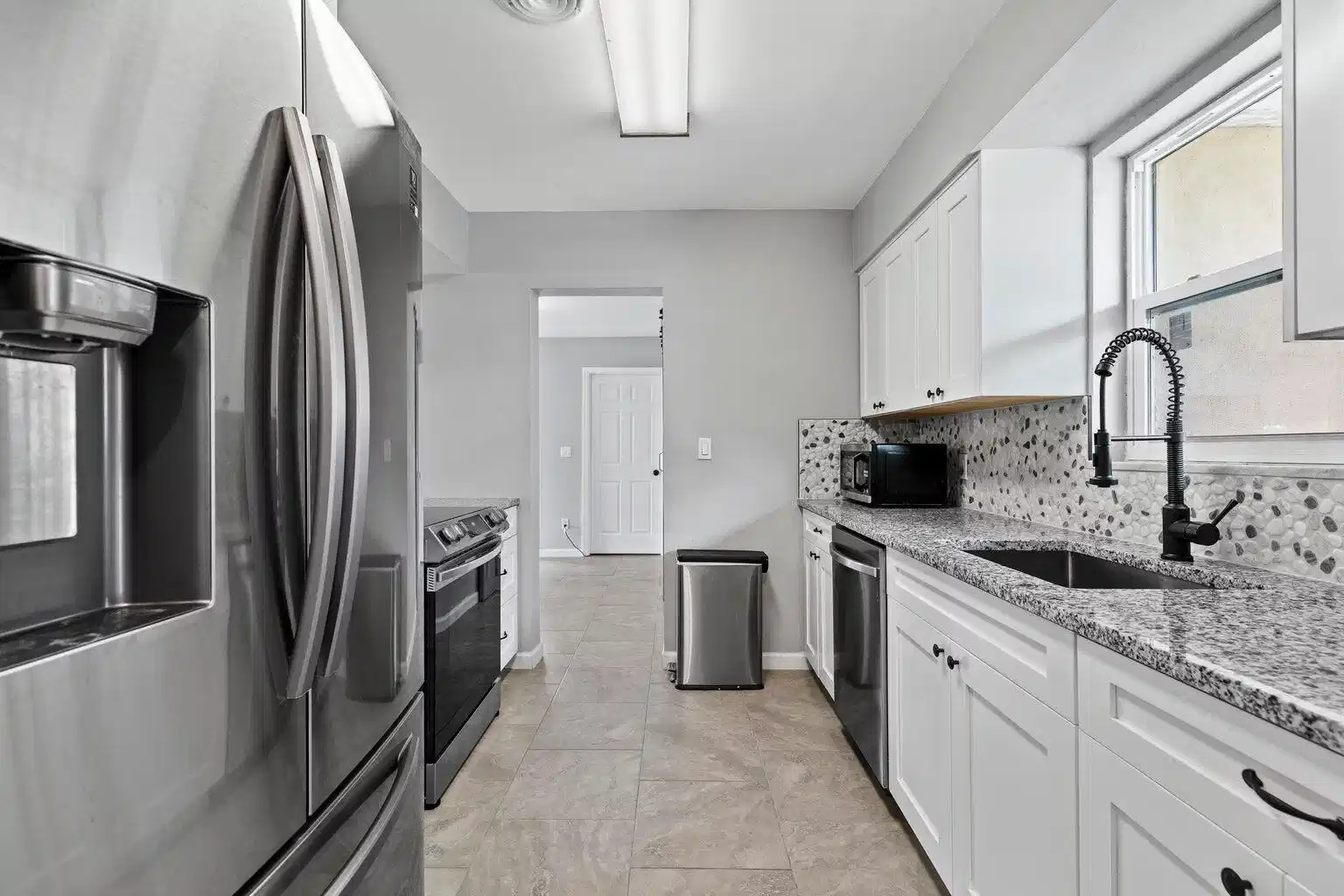 Image 1: Kitchen