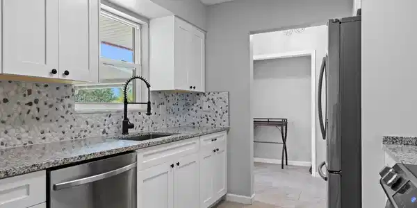 Image 2: Kitchen