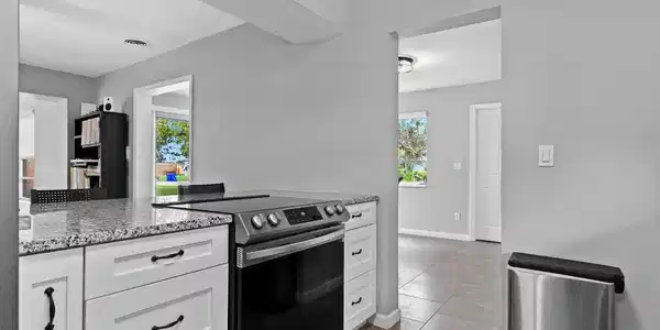 Image 3: Kitchen