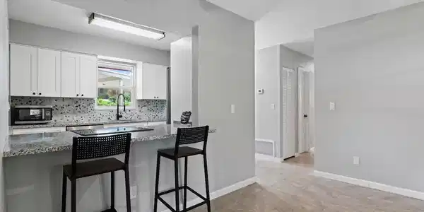 Image 4: Breakfast Bar