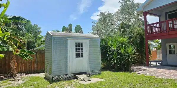 Image 3: Fenced Yard