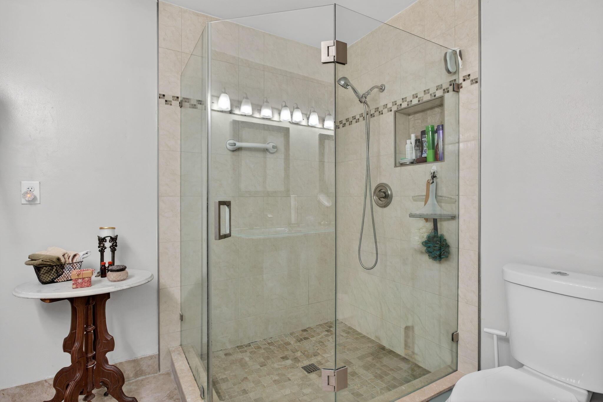 Image 4: Walk in Shower
