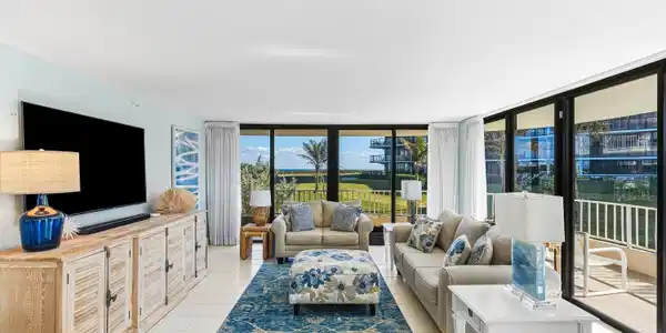 Image 4: 3400SouthOceanBoulevard-1Gii-PalmBea