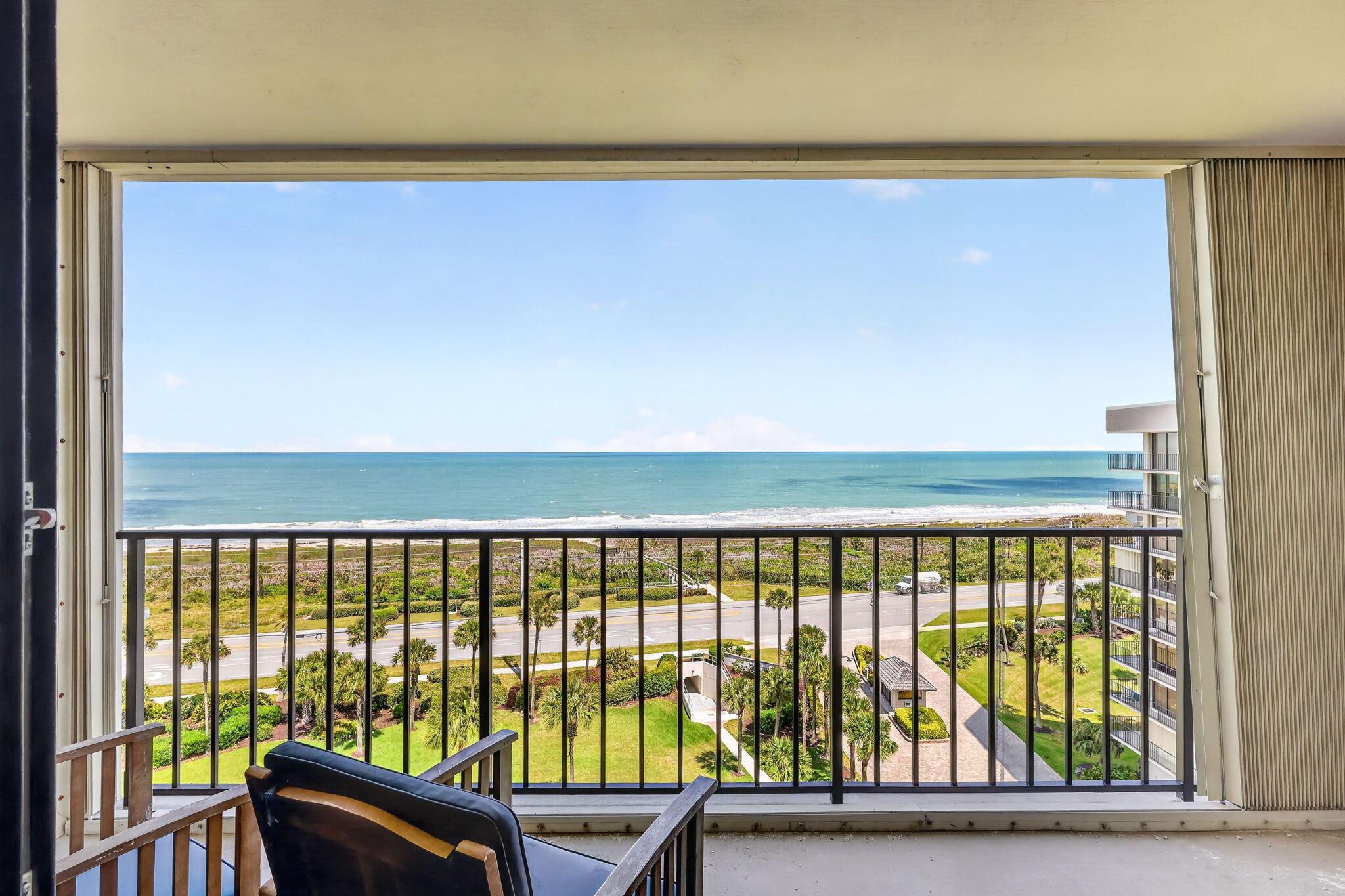 Image 3: YOUR UNIQUE VIEW OF PARADISE FROM YOUR BALCONY