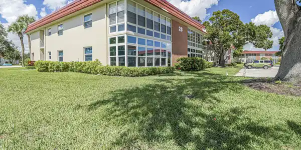 Image 2: 2