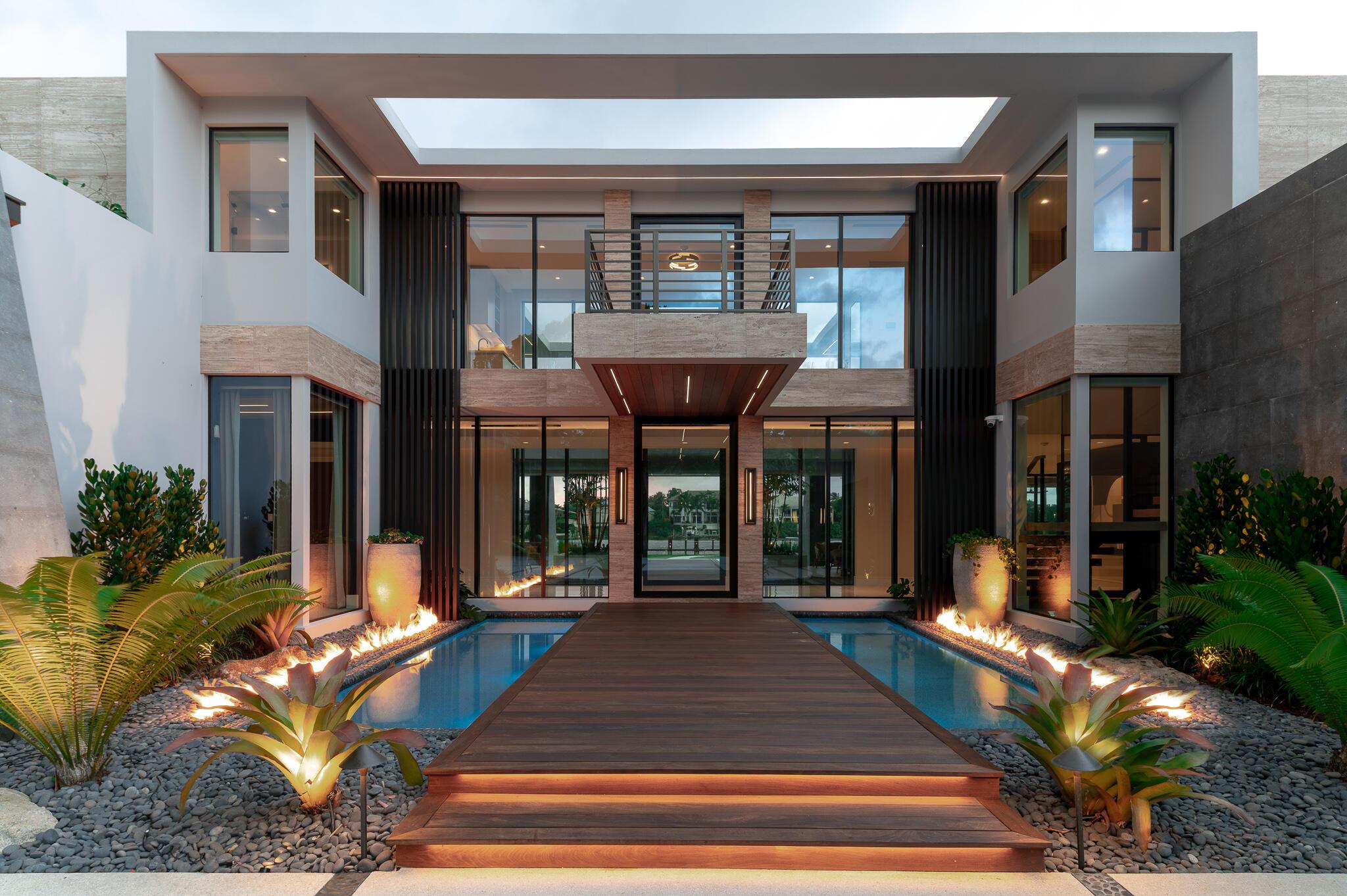 Image 2: 488 S Beach Rd, Jupiter Island, 33455-5