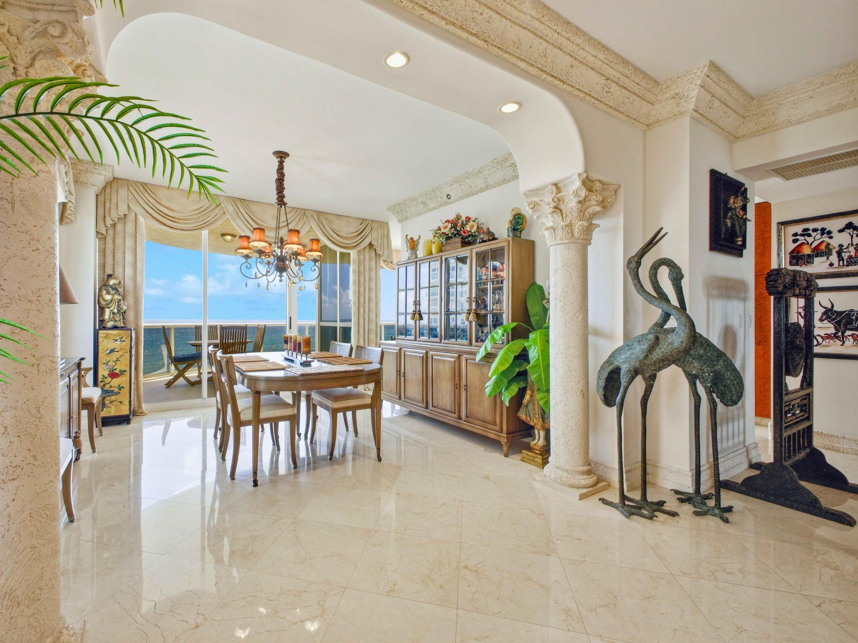 Image 4: Dining