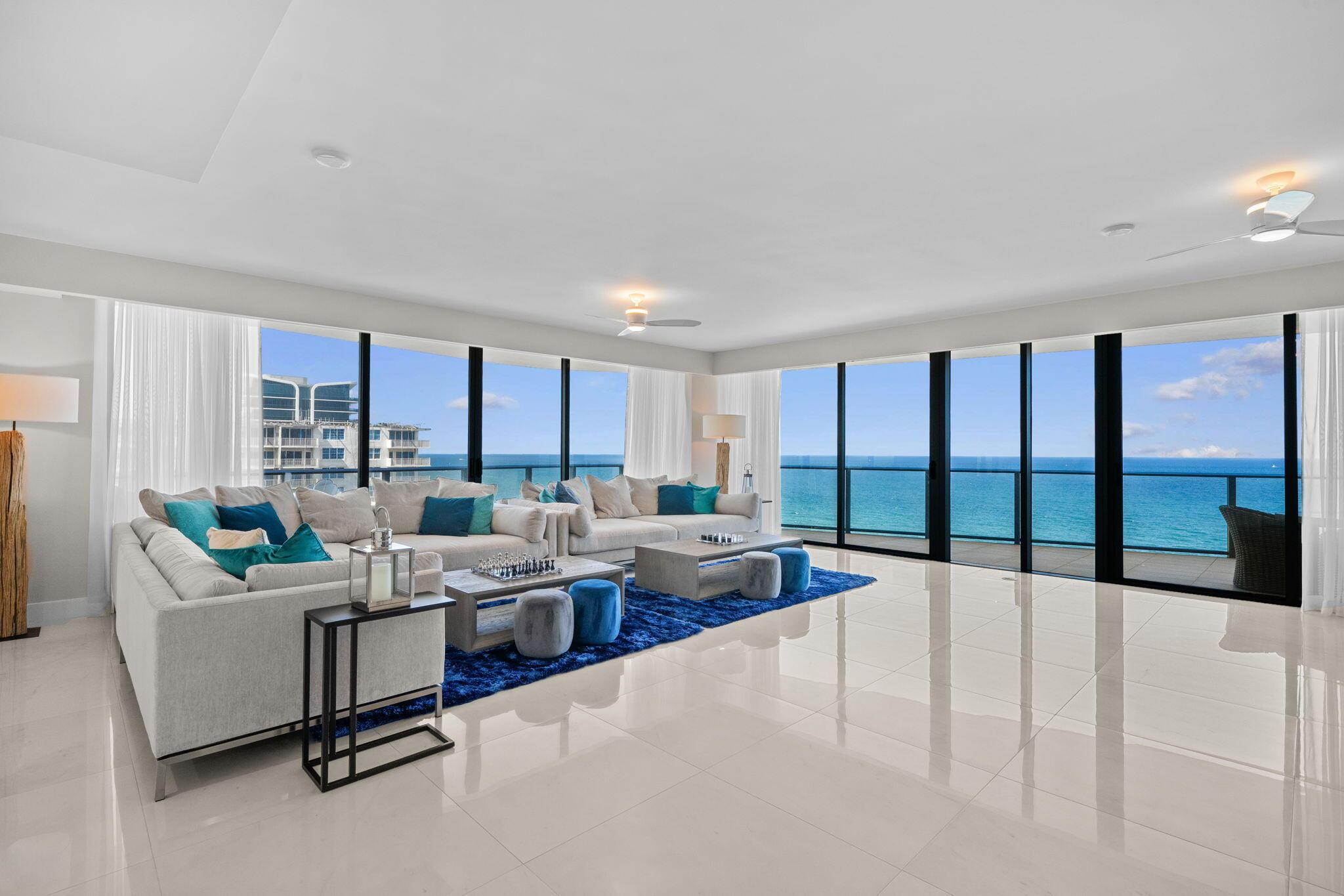 Image 4: Main living room