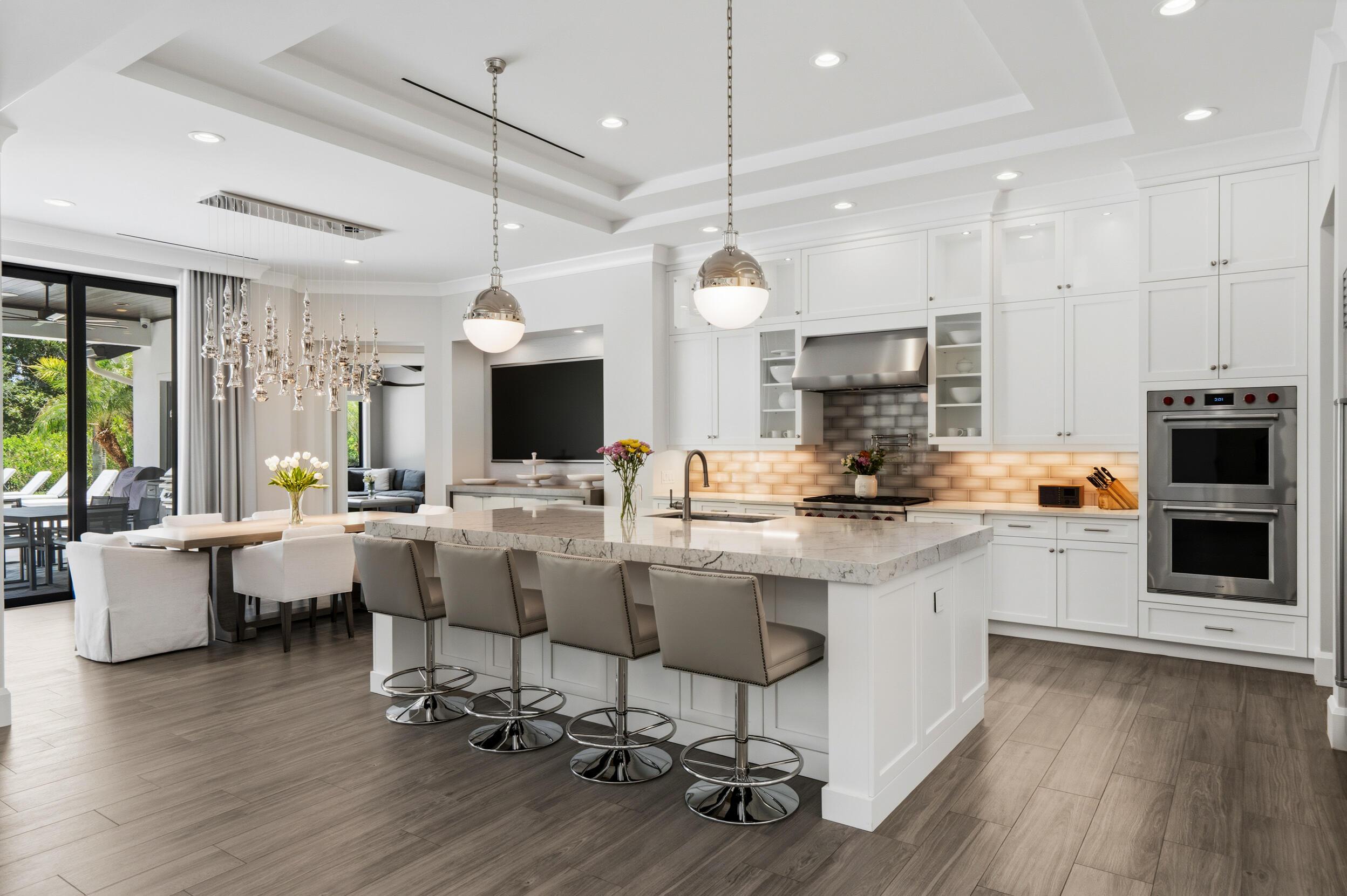 Image 4: Kitchen