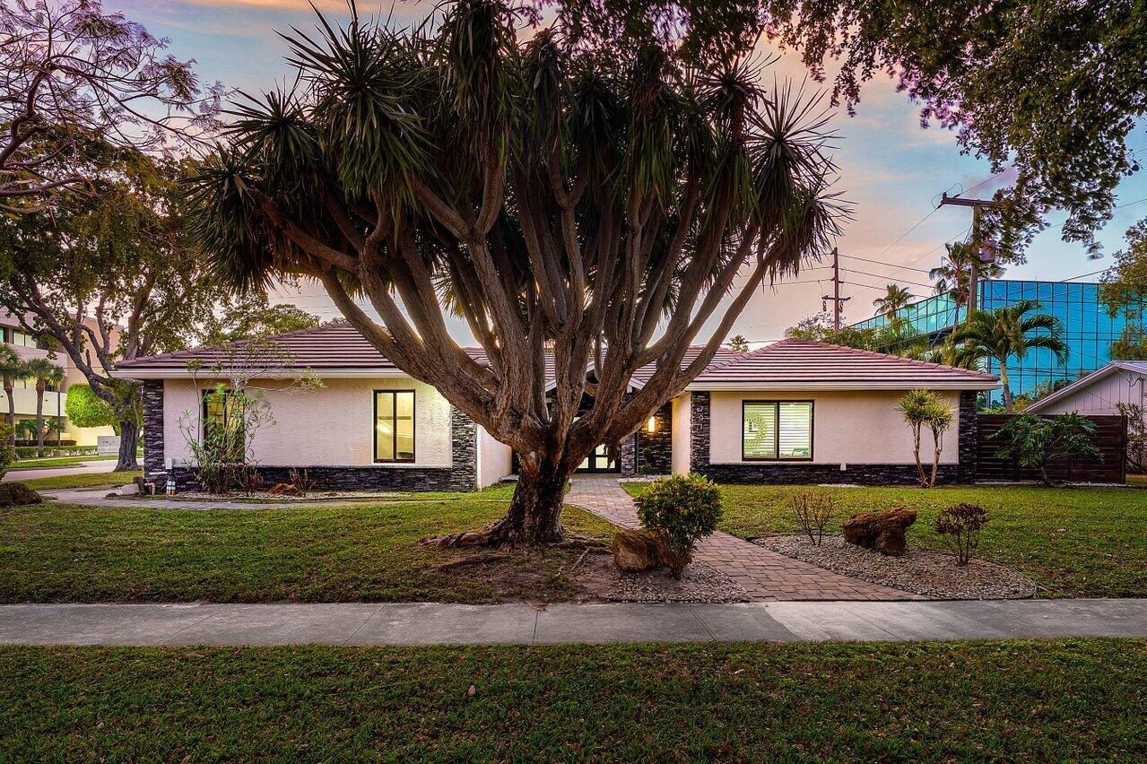 Image 3: 001-701BuoyRoad-NorthPalmBeach-FL-33408-
