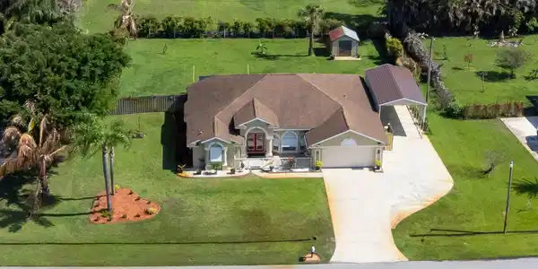 2025 SE Allamanda Drive