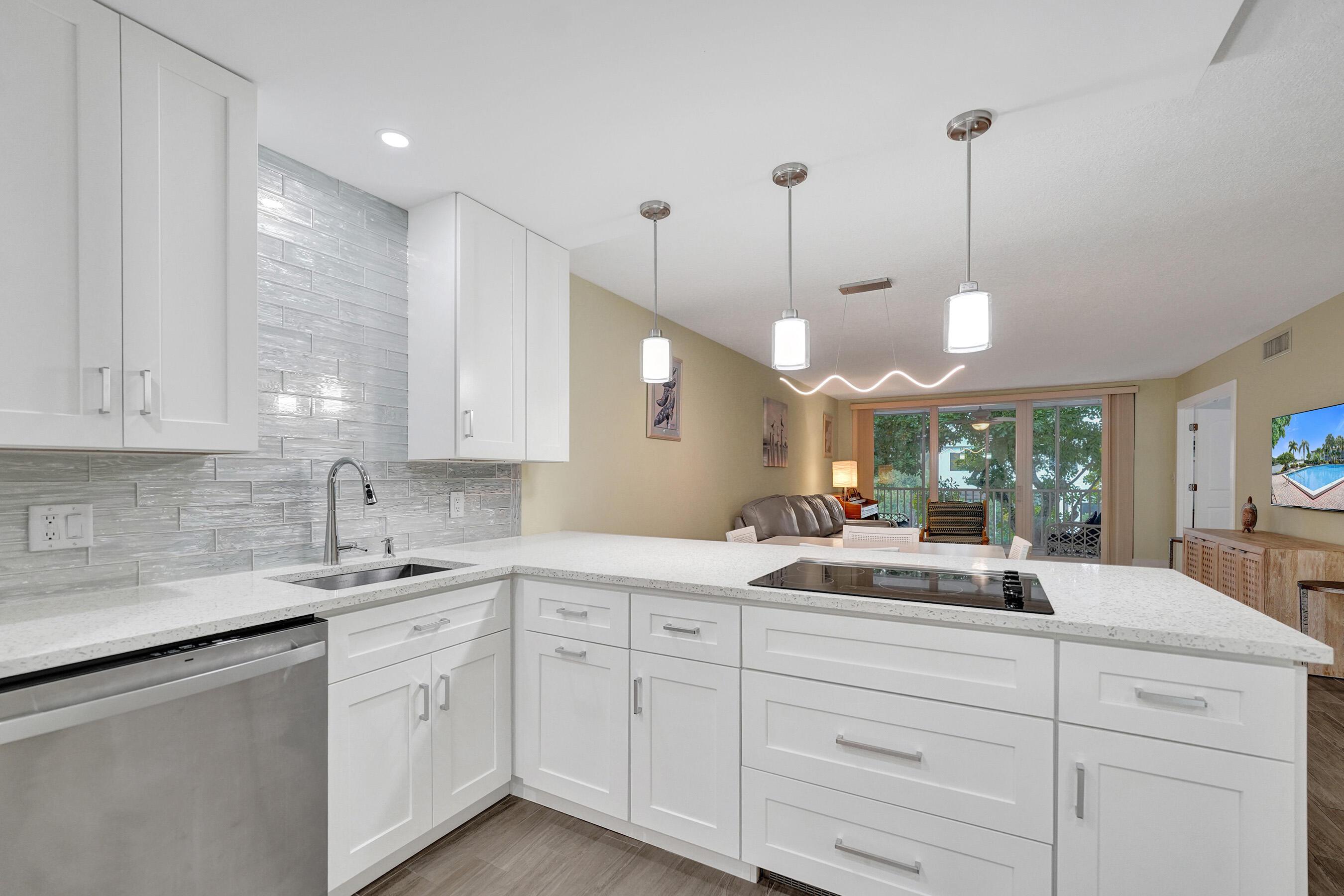 Image 1: Kitchen #5 215