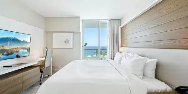 Image 4: King Bed with a view