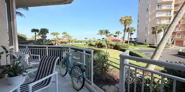 Image 3: Home with condo benefits