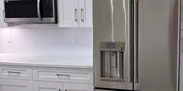 Image 4: Kitchen