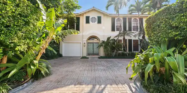 206 Queens Lane