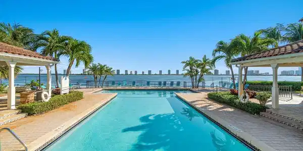 1140 Lake Shore Drive