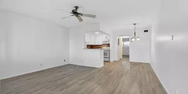Image 4: living