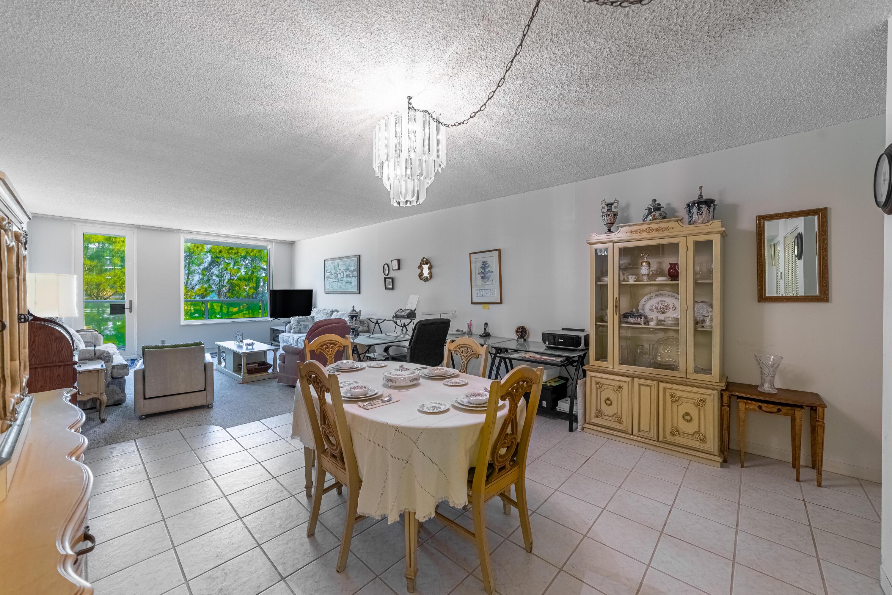 Image 4: Main Area