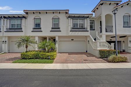 3115 Waterside Circle