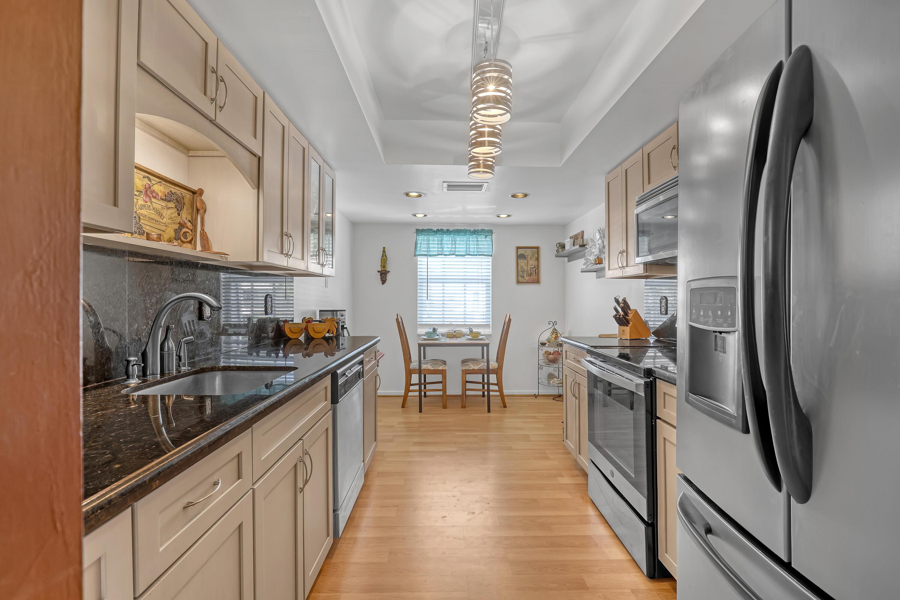 Image 2: Kitchen