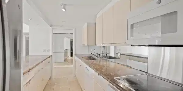 Image 2: Kitchen
