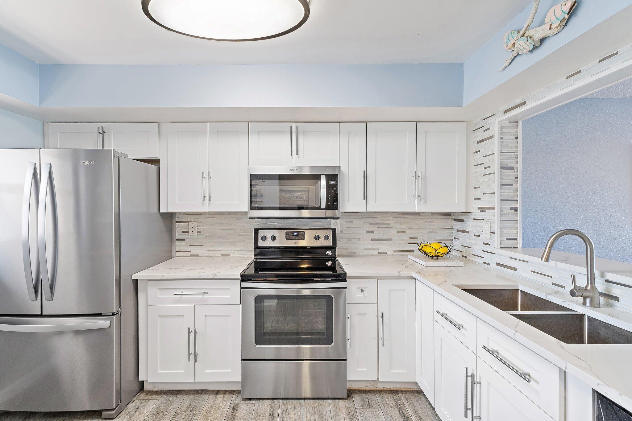Image 4: 028-10310SOceanDr-205-JensenBeach-SMALL