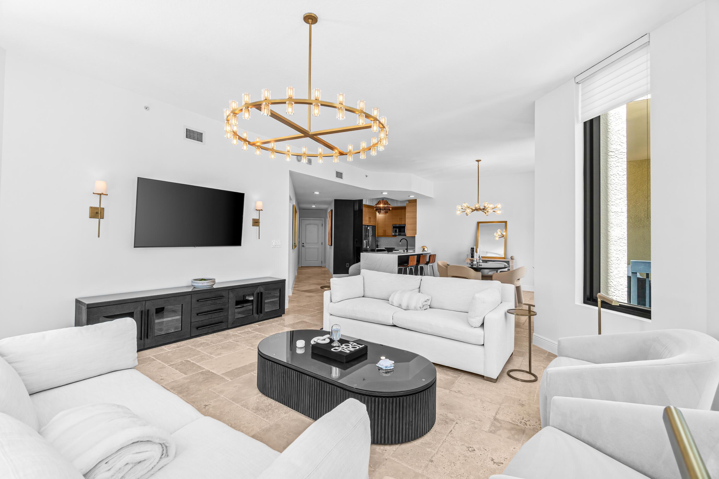 Image 2: Gorgeous RH Designed open Floor Plan