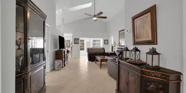 Image 4: 4348 Hopetown