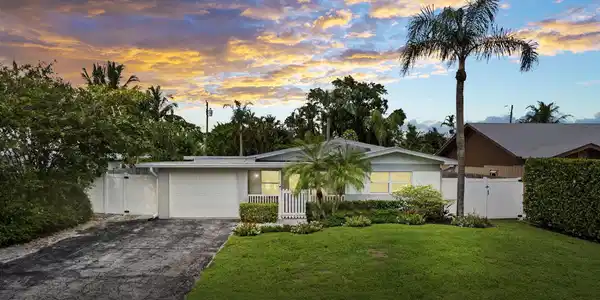 985 SW 29th Terrace