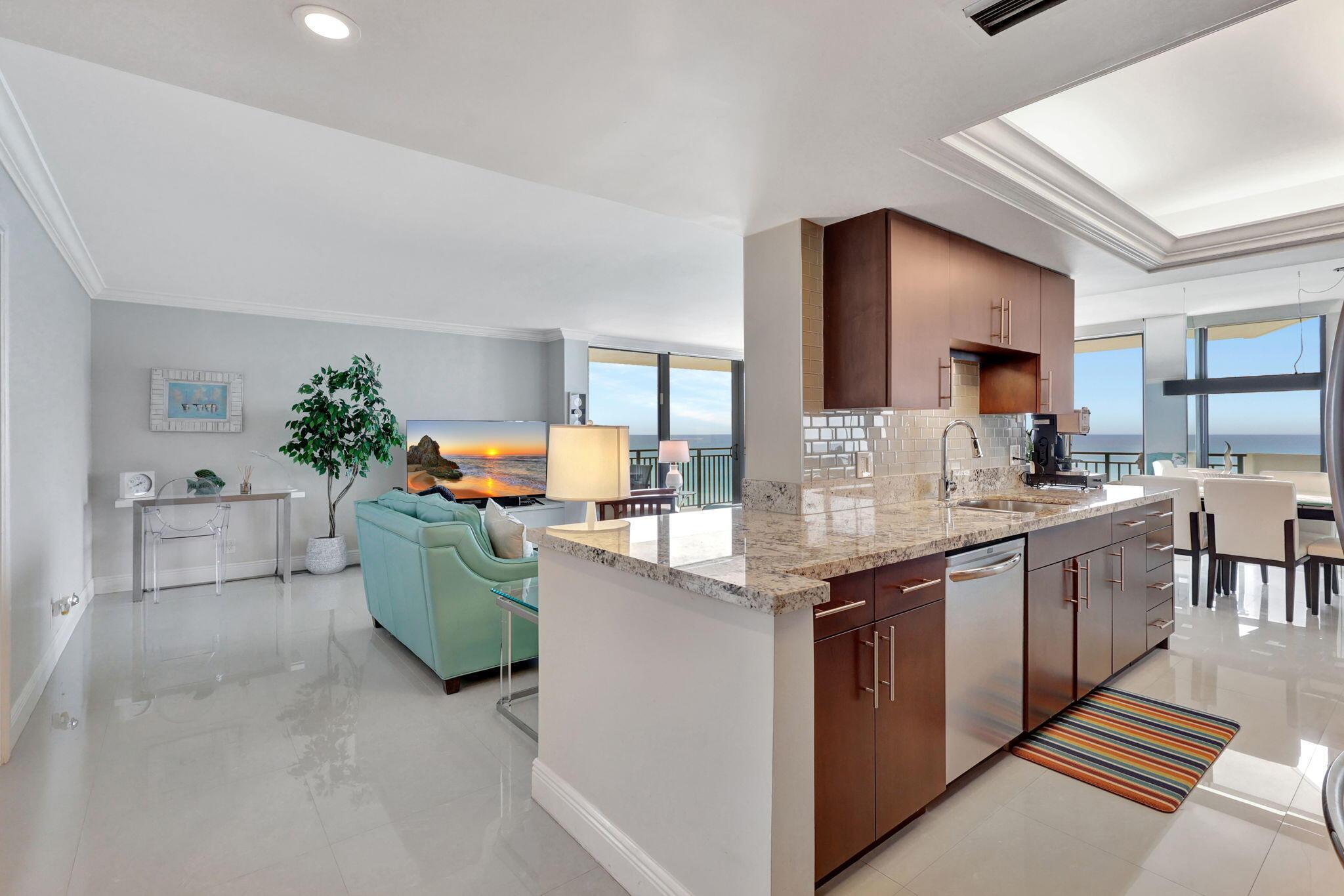 Image 2: 5460 N Ocean Drive 7a