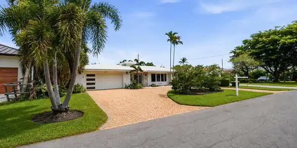 Image 3: 4710 NE 27th-0003