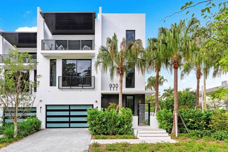 930 Palm Trail