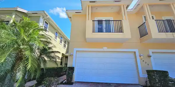 1825 Bridgepointe Circle