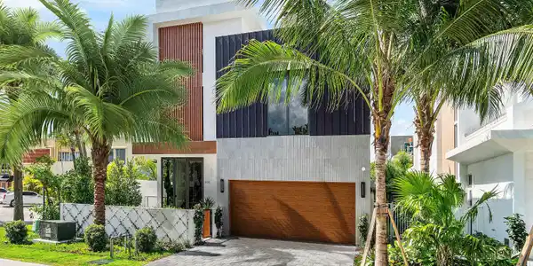 Image 3: 002-810PalmTrail-DelrayBeach-FL-33483-SM