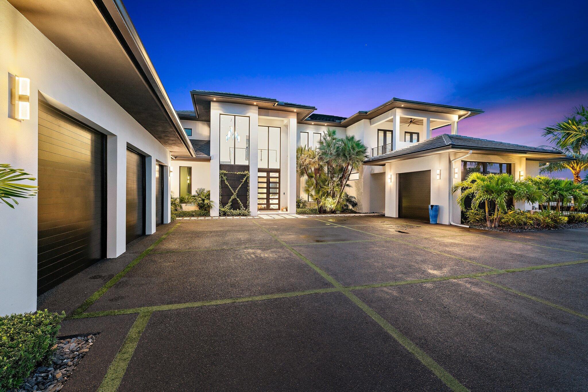 Image 4: Front Elevation