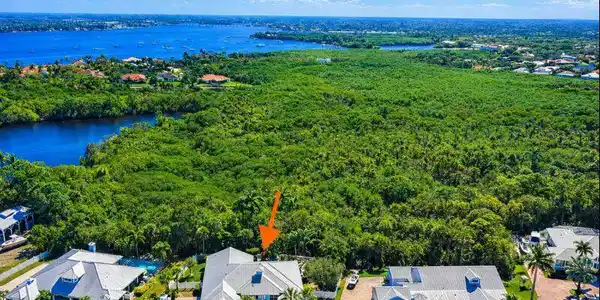 1610 SW Dyer Point Road