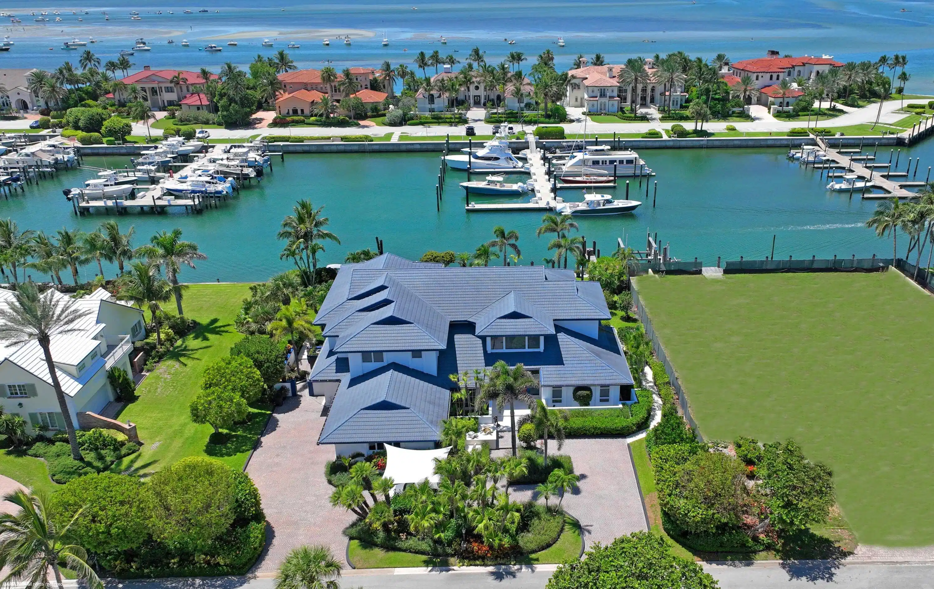 Image 1: 6819 SE South Marina Way 010