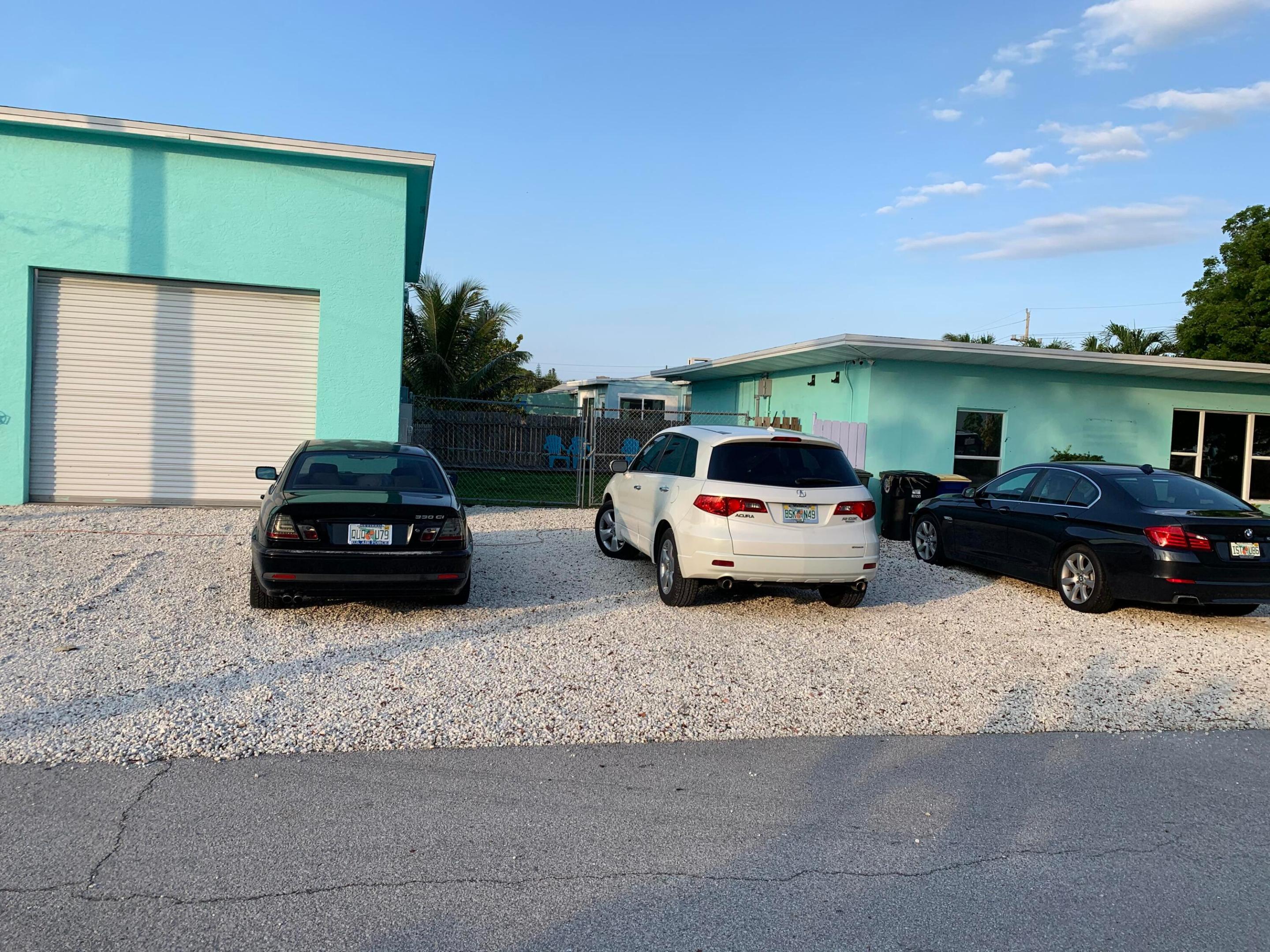 Image 2: Two Story Garage w/ second floor office.