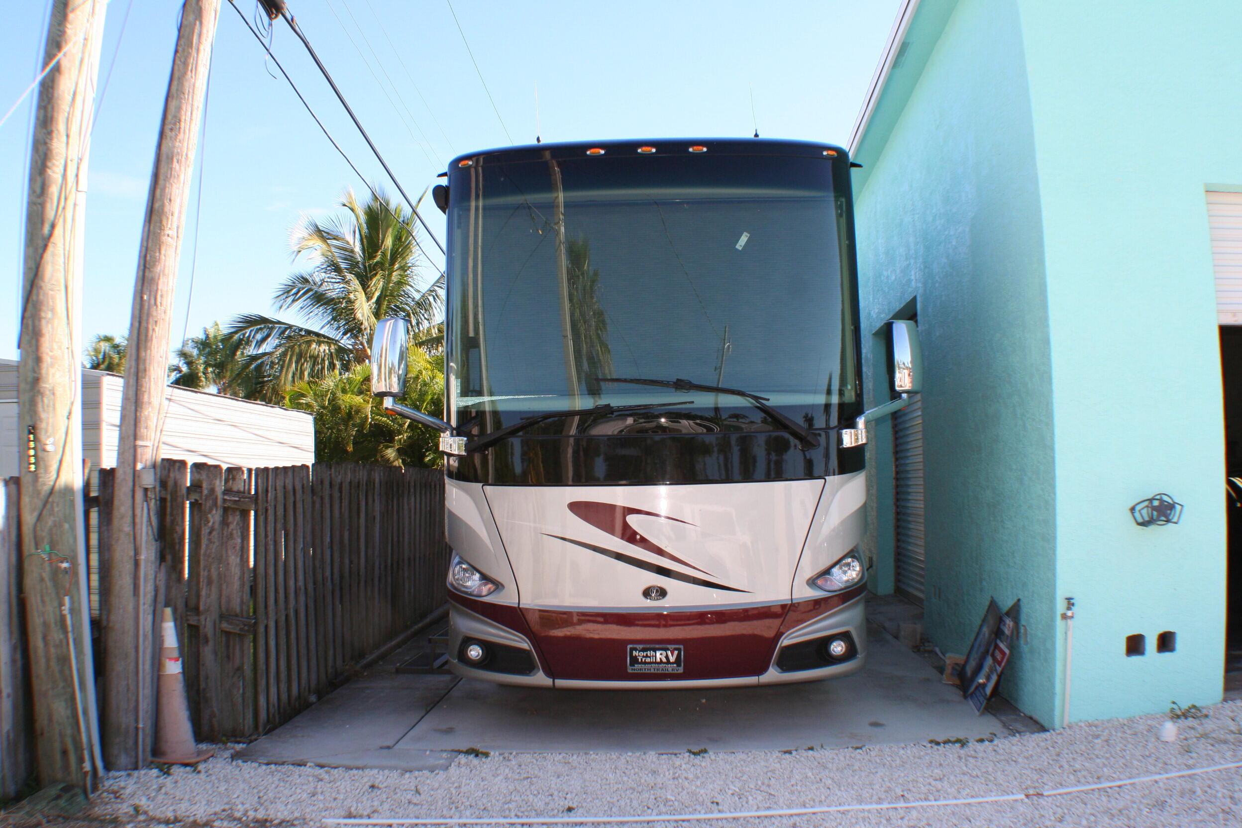 Image 3: 45' RV