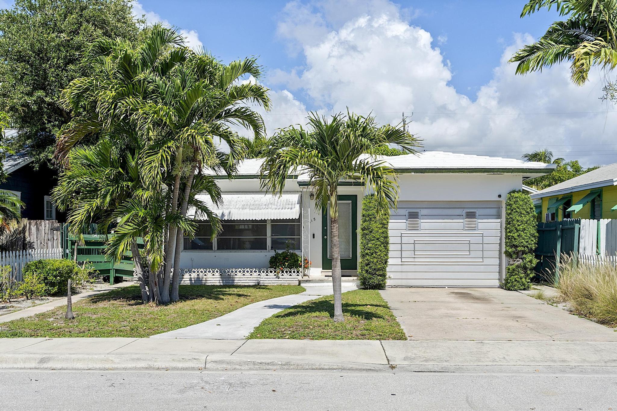 Image 3: 215 N. M St - - 014