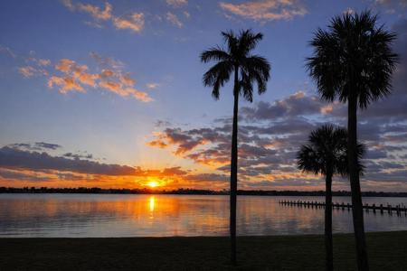 8200 Lakeshore Drive