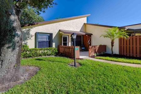 8075 SE Villa Circle