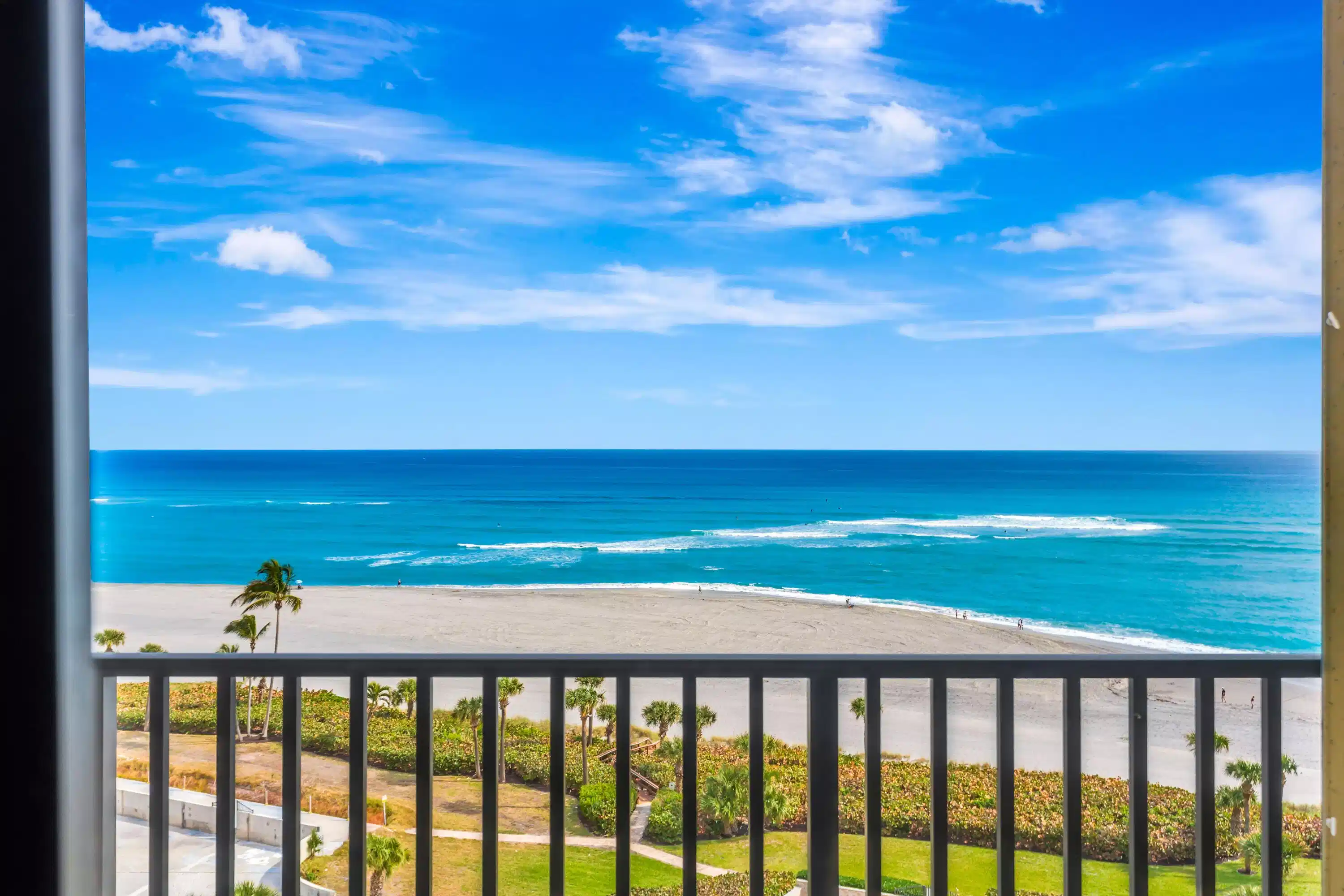 Image 1: Direct ocean view